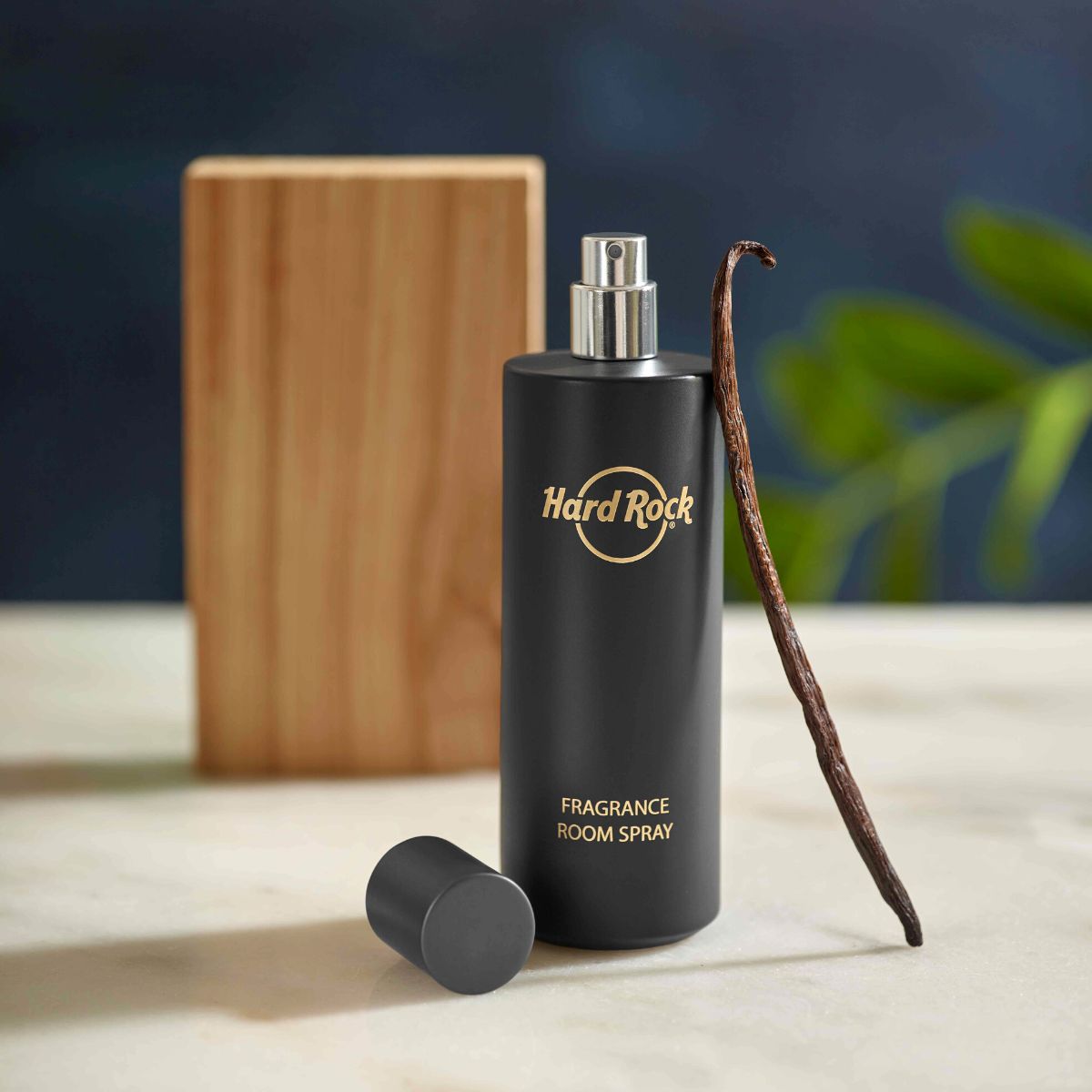 Metallic Gold Foil Logo 100ml Room Spray image number 2