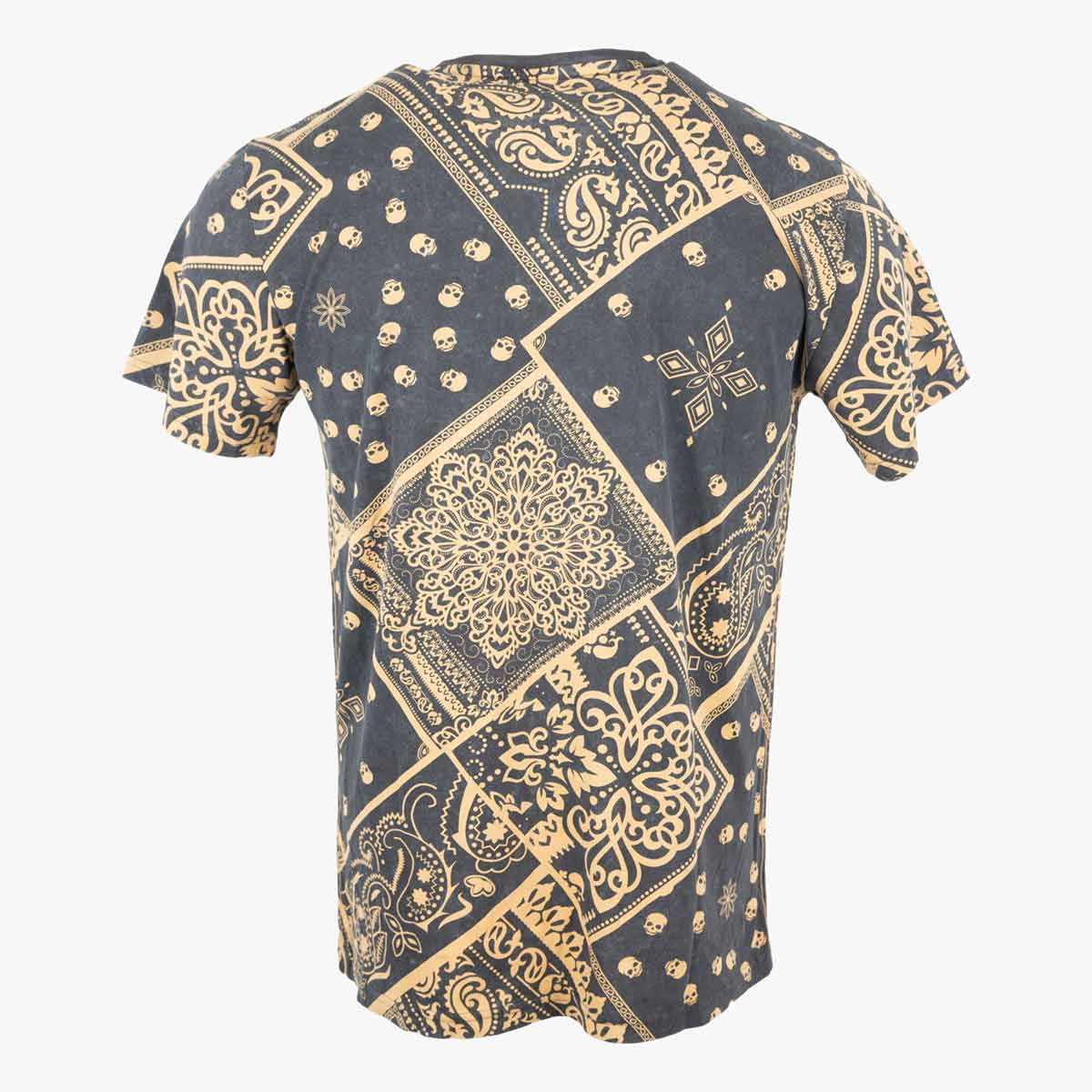 Guitar Company Adult Fit Crewneck Tee with Skull Bandana Print image number 2